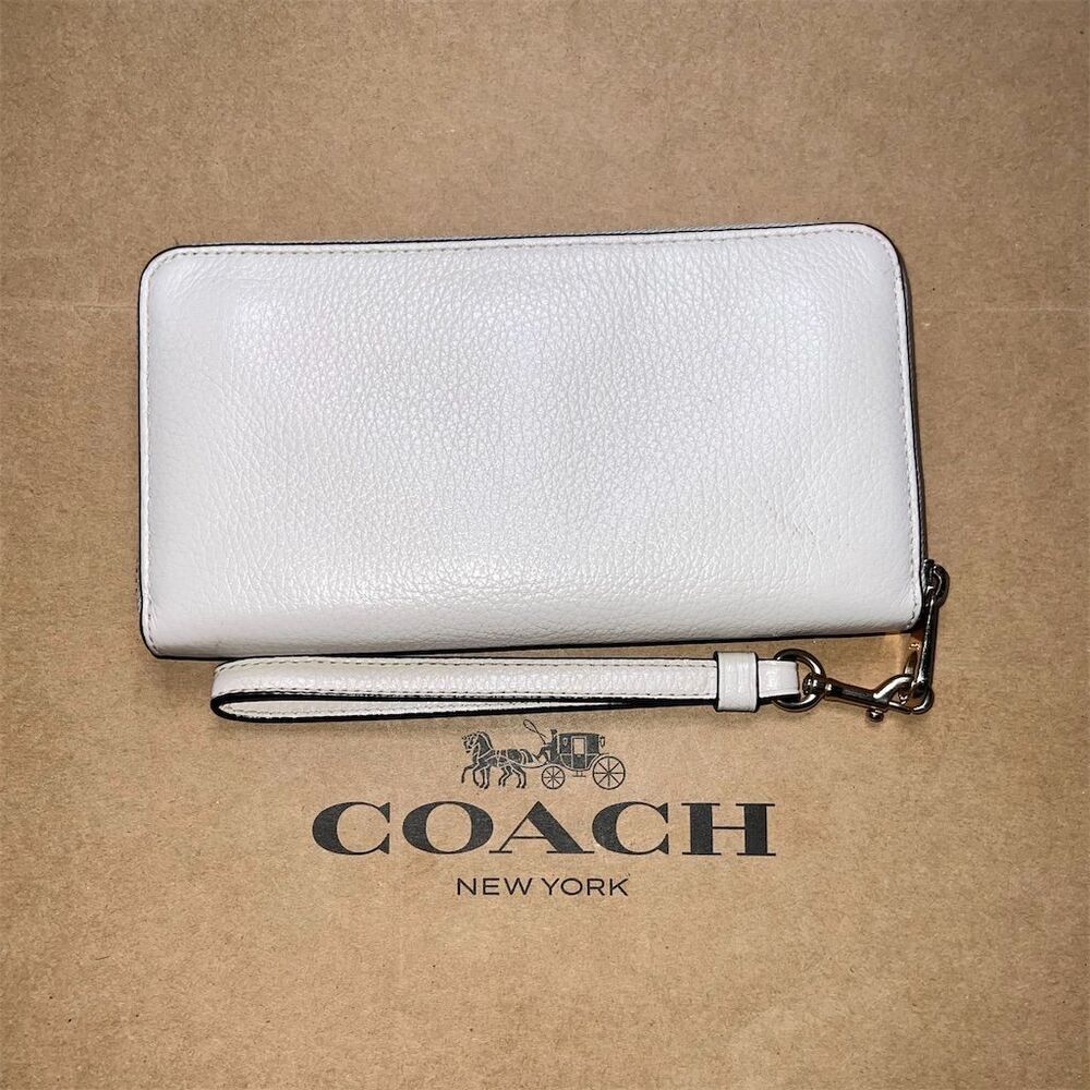 COACH Leather Phone Wallet Zip-Around Ivory Color w Gold Hardware AUTHENTIC - Picture 2 of 5